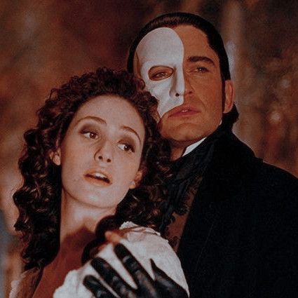 Phantom Of The Opera Profile Pic, Phantom Of The Opera Photoshoot, Phantom Of The Opera Icon, Phantom Of The Opera Pfp, Phantom Musical, Fantom Of The Opera, Opera Ghost, Christine Daae, Music Of The Night