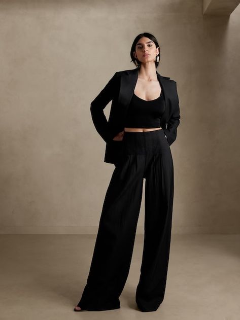 Women's Clothing - Shop New Arrivals | Banana Republic Androgynous Formal Wear, Corset Trousers, Satin Pants Outfit, Corset Pants, Satin Suit, Androgynous Outfits, Gala Outfit, Wedding Guest Style, Corporate Outfits