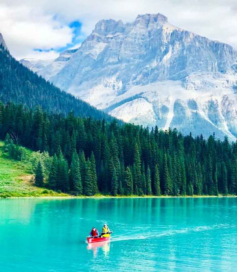 The Perfect Banff Itinerary - A Western Canada Road Trip Banff Itinerary, Backpacking Canada, Canada Holiday, Yoho National Park, Canadian Travel, Jasper National Park, Canada Road Trip, Travel Canada, Moraine Lake