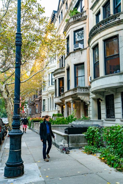 10 BEST Neighborhoods in Manhattan (First Time Visitors Guide!) Greenwich Village, Manhattan Neighborhoods, Stonewall Inn, Visit New York City, Flatiron Building, Visit New York, Nyc Restaurants, Financial District, Lower East Side