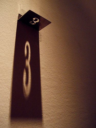 Like the use of shadow as the design element - want to do something like this for an exhibition installation Signage Design, Detail Arsitektur, Wayfinding Signage, Environmental Design, 3d Logo, Environmental Graphics, Hotel Design, House Numbers, Design Graphique