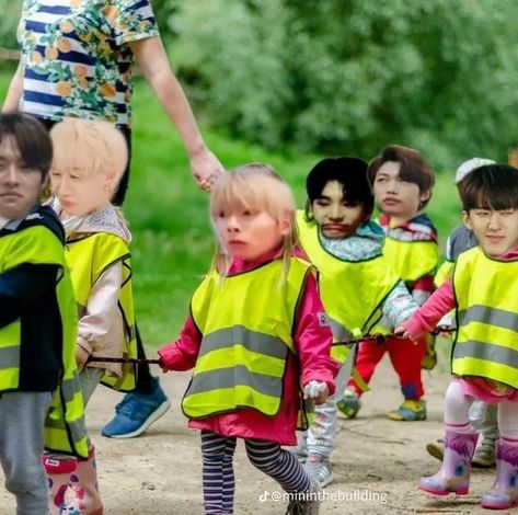 Oppa Gangnam Style, K Wallpaper, Kpop Meme, Funny Kpop Memes, Skz In Cute, Savage Kids, Losing A Child, Kid Memes, Memes Kpop