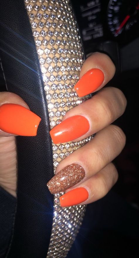 Orange Fall Dip Nails, Orange Dip Powder Nails Fall, Sns Orange Nails, Halloween Sns Nails Ideas, Orange And Gold Nails Fall, Short Coffin Halloween Nails Simple, November Powder Dip Nails, Basic Fall Acrylic Nails, Fall Nails Medium Coffin