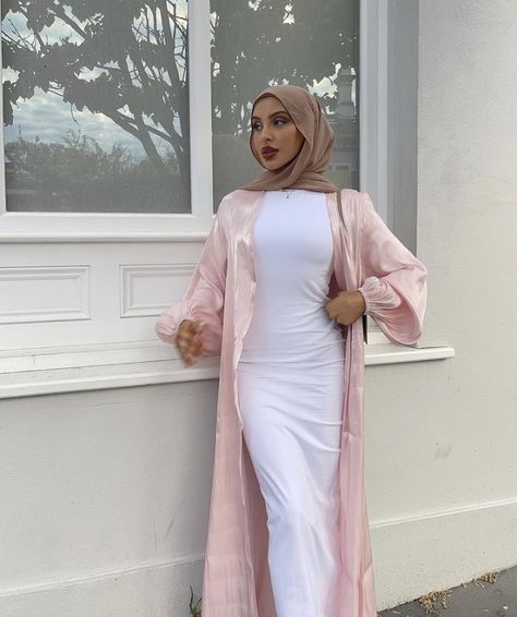 Muslim Fashion Dress Modern, Ramadan Outfits, Dresses With Hijab, Arab Dresses, Hijabista Fashion, Hijab Style Tutorial, Modesty Outfits, Cute Modest Outfits, Muslim Outfits Casual