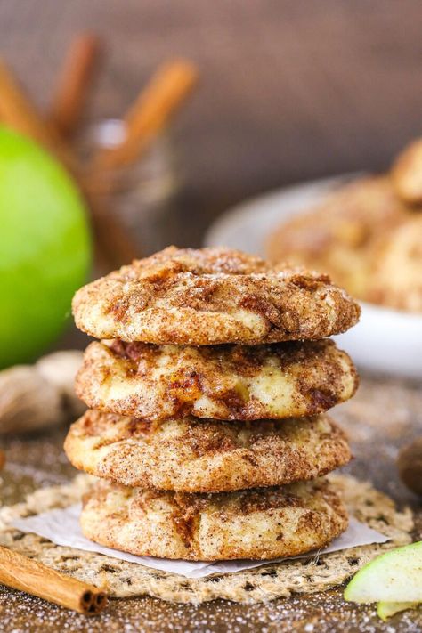 Apple Snickerdoodle, Apple Cookies Recipes, Apple Pie Cookies, Apple Cookies, Snickerdoodle Cookies, Cinnamon Cookies, Cookie Spread, Snicker Doodle Cookies, Cinnamon Apple