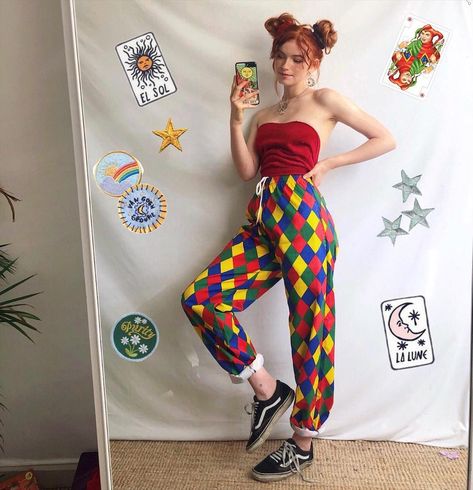 Celebrating the weekend in ma circus trousers🎪🤹🏼‍♀️🎪 Tela, Circus Party Costume, Circus Costumes Women, Circus Themed Costumes, Mathilda Mai, Circus Halloween Costumes, Sandal Outfits, Circus Shirts, Smart Casual Women Outfits