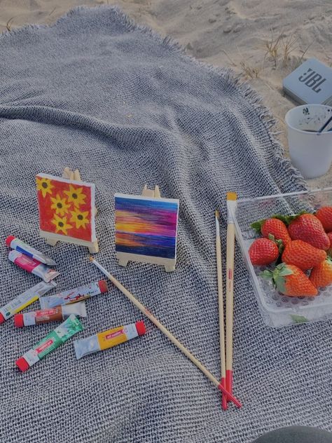 Art Picnic Date Ideas, Canvas Painting Picnic, Painting Aesthetic Picnic, Summer Picnic Painting, Picnic Canvas Painting, Painting Picnic Ideas, Painting Date With Friends, Picnic Date Painting, Picnic Painting Aesthetic