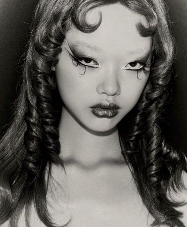 Hair, Hair Make Up, Make Up, Long Hair, Avant Garde, Curly Hair, A Woman, Hair Makeup, Black And White