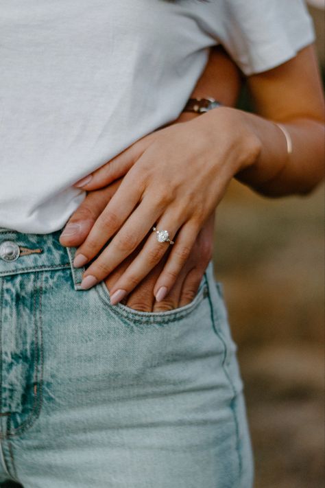 Jeans And White Shirt Engagement Photos, White Tshirt And Jeans Engagement Photos, Engagement Photos Jeans And White Shirt, Engagement Inspo Photos, Engagement Pictures Nails, Engagement Photos White Shirt And Jeans, Engagement Photos Outside Summer, 2024 Engagement Photos, Jean Engagement Pictures