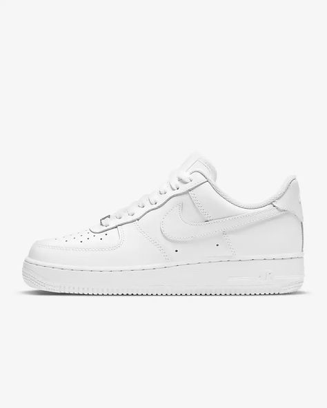 Best White Sneakers, Tenis Nike Air, White Air Forces, White Air Force 1, Tenis Nike, Nike Af1, Air Force One, Nike Air Force 1 07, Nike Air Force Ones