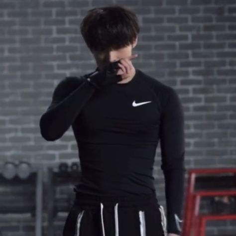 THE COMPRESSION SHIRT Compression Shirt Men, Shirt Outfit Men, Gym Lockers, Song Mingi, Song Min-gi, Gym Fits, Stray Kids Chan, Best Song Ever, Asian Eyes