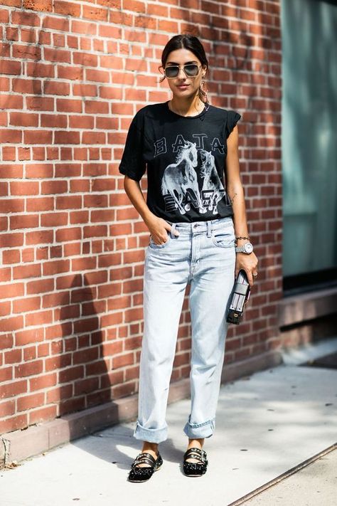 Trending: Grunge New York Fashion Week SS17 Part 3 Couture, Look All Jeans, Patricia Manfield, Mode Des Leggings, Fashion Gone Rouge, Look Rock, All Jeans, Retro Mode, Mode Casual