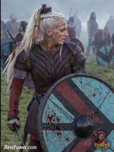 Hair Nordic Viking Aesthetic Woman, Viking Queen Aesthetic, Vikings Hairstyles, Wallpaper Vikings, Savage Woman, Nordic Women, Viking Shieldmaiden, Viking Shield Maiden, Ragnar Vikings