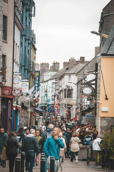 Ireland 2023, Ireland Pubs, Ireland Packing List, Ireland Honeymoon, Ireland People, Ireland Aesthetic, Backpacking Ireland, Ireland Culture, Ireland Cottage