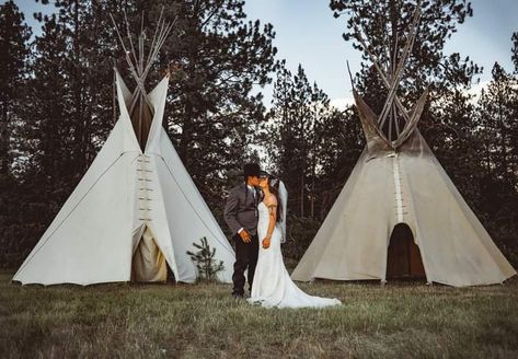 Photographer: Lex C. Location: Spokane, Washington Website: https://www.facebook.com/LexCImagery ~Native Owned Business~ Cowgirl Wedding, Native American Wedding Traditions, Indigenous Wedding, Native Wedding, Dream Catcher Wedding, Navajo Wedding, Native American Wedding, Western Themed Wedding, Disney Wedding Theme