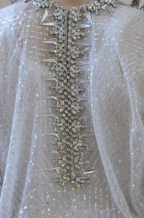 Dress back detail with crystal encrusted spine; embellished fashion details // Givenchy: Embellished Embroidery, Pola Manik, Hand Beaded Embroidery, Embellishment Details, Couture Embroidery, Bead Embroidery Patterns, Fashion Couture, Dress Back, Embroidery Designs Fashion