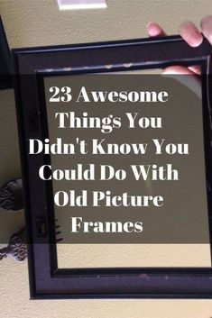 Upcycling, Decorating End Of Hallway, Diy Art For Apartment, Frames Without Glass Ideas, Diy Frame Art, Old Frames Ideas Wall Art, Diy Frame Decor, Repurpose Old Picture Frames, Frame Upcycle