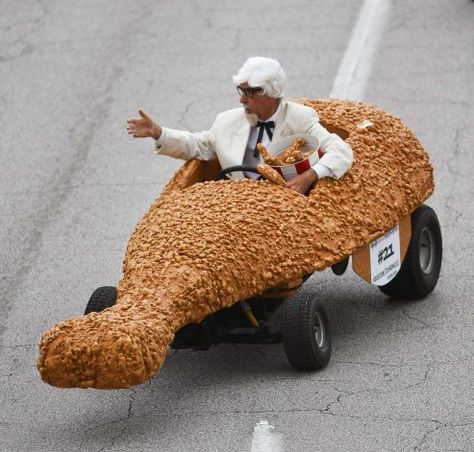 Robert Wink rides his "Fried Chicken" art car during the 25th Anniversary Art Car Parade in Houston. Houston Art, Rich Cars, Strange Cars, Mechanic Humor, Anniversary Art, Low Riders, Radio Flyer, Weird Cars, Super Luxury Cars
