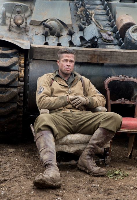 Brad Pitt in Fury (2014) Brad Pitt Fury, Fury 2014, براد بيت, Fury Movie, Brad Pitt And Angelina Jolie, Steve Mccurry, Septième Art, كريستيانو رونالدو, Boy Photography Poses