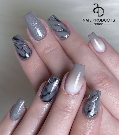 White Nails Simple, Simple Nails Cute, French Tip Nails White, Acrylic French Tip Nails, Nails Back To School, Hollywood Nails, Grey Nail Art, Grey Nail Designs, Art Deco Nails