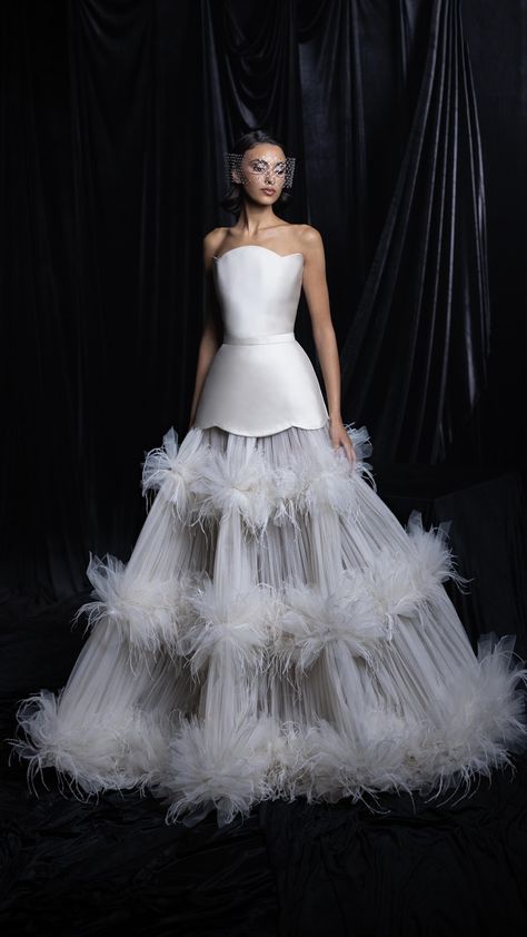 Pleated Organza, Rami Kadi, Skirt With Ruffles, Organza Skirt, Couture Wedding Gowns, Weeding Dress, Bridal Robes, Glam Dresses, Couture Gowns
