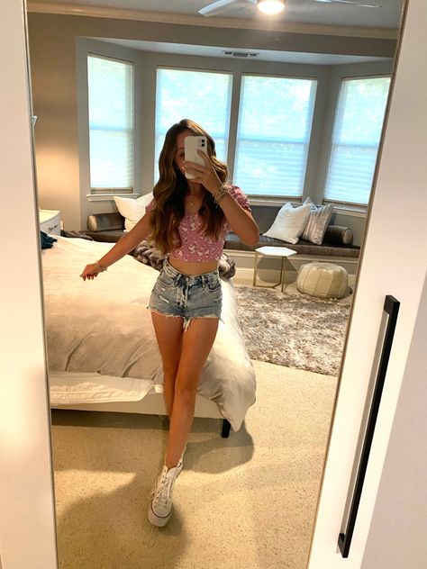 Cute Outfit Inspo Pics, Outfits For The Mall Summer, Outfits For Hanging Out With Friends, School Shorts Outfit, Cute Summer Outfits For School, Cute Shorts Outfits, Outfit Ideas With Shorts, Cute Fits For Summer, Florida Fits
