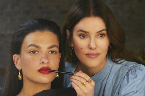 How to get a flawless complexion — by make-up artist Lisa Eldridge Tea Ice Cubes, Skincare 2023, Lisa Eldridge Makeup, Red Lip Color, Classic Red Lip, Lisa Eldridge, Velvet Lipstick, Make Up Inspo, Lip Colour