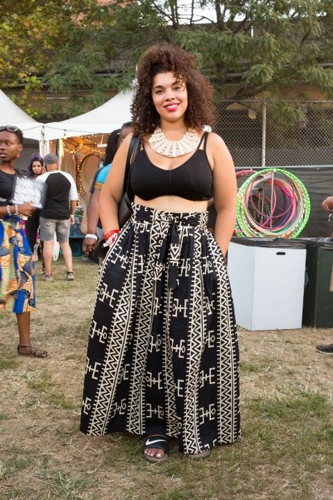 cosmopolitan.com: Flawless Outfits from Afropunk Festival Guaranteed to Give You Life Coachella Looks Plus Size, Boho Style For Plus Size Women, Style For Bigger Women, Boho Outfit Plus Size, Black Woman Festival Outfit, Black Boho Fashion, Festival Outfits Black Women Plus Size, Plus Size Boho Fashion Black Women, Bigger Women Outfits