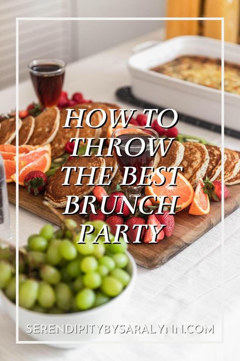 Looking for a fun way to hang out with your loved ones? Throw a brunch party! Brunch parties are great for holidays, birthdays, engagement parties, baby showers, and weekend get-togethers. Here, I'm sharing all of my favorite brunch recipes, how do a mimosa bar, set the buffet table, and everything in-between. Whether you're looking for menu ideas, a cooking timeline, or playlist recs, these are all of my best tips on how to throw a brunch party that is fun, casual, and (actually) stress-free! Essen, Brunch Ideas For A Crowd, Breakfast Brunch Party, Brunch Parties, Brunch Party Recipes, Thanksgiving Brunch, Ladies Brunch, Fall Brunch, Brunch Spread