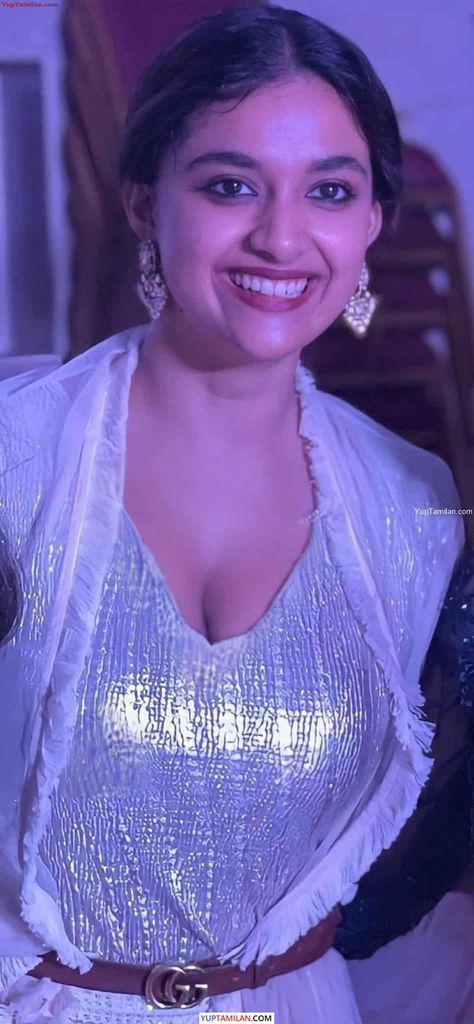 Keerthy Suresh Hot, Keerthy Suresh, Samantha Photos, Glamour Beauty, Beautiful Dresses Short, Child Actresses, Actress Pics, Indian Celebrities, Hot Actresses