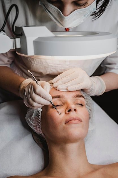 Free photo woman at the spa during a ski... | Free Photo #Freepik #freephoto #beautician #facial #facial-care #facial-beauty Remove Skin Tags Naturally, Skin Therapist, Facial Aesthetics, Beauty Therapist, Beauty Clinic, Beauty Therapy, The Spa, Younger Looking Skin, Skin Rejuvenation