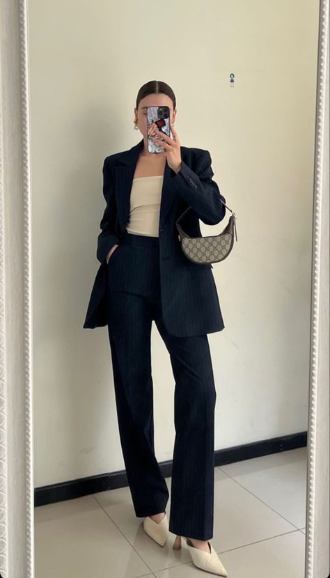 Formal Outfits Inspo For Women, Corporate Attire Women Black Blazer, Academic Formal Outfit, Businesses Professional Outfits, Formal Fits Women Aesthetic, Doctor Formal Outfit, Formal Outfits For Women Blazer, Thesis Defence Outfit, Business Formal Women Outfits
