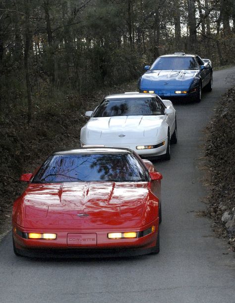 C4 Corvette Wallpaper, Blue Red And White Aesthetic, Old School Corvette, 1980s Corvette, Corvette Aesthetic, Corvette Old, 90s Corvette, 1992 Corvette, Corvette C4 Zr1