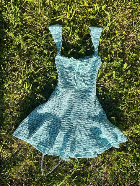 Crochet Patterns Outfits, Cute Crochet Dress Ideas, Crochet Patterns Cottagecore, Crochet Cute Outfits, Cute Clothes Crochet, Short Crochet Dress, Things To Crochet Clothes, Crochet Mermaidcore, How To Crochet A Dress