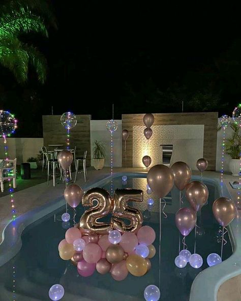 Birthday 20 Years Ideas Decoration, Pool Decor Party, Birthday Decorations Pool Party, Simple Pool Party Decorations, Birthday Pool Decorations, 22 Birthday Party Themes, Pool Party 16th Birthday, 19 Birthday Decorations, Outside Birthday Party Decorations