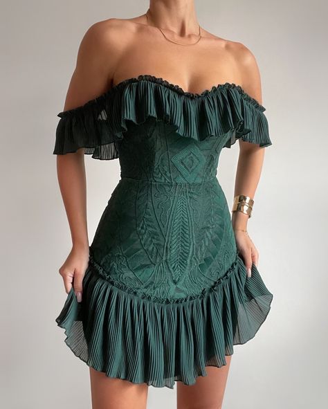 Gorgeous in green 💚Venetian Summer Dress Forest Green #sageandpaige Summer Dresses, I Don't Chase I Attract, I Attract, Forest Green, Summer Dress, Dresser, Forest, Green, On Instagram