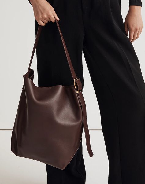 Madewell Bucket Bag, Laptop Tote Bag Woman, Madewell Tote, Purse Outfit, Bucket Tote Bag, Madewell Bags, Bucket Tote, Bag Obsession, Laptop Tote