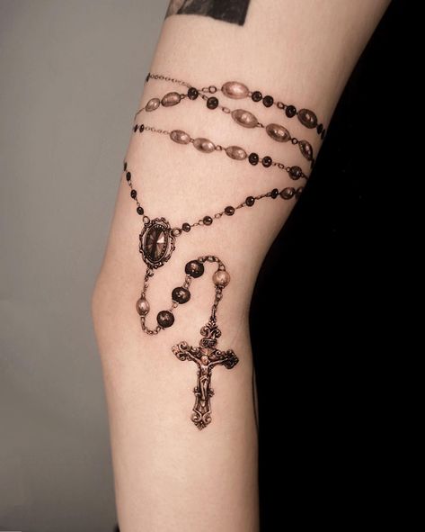 Cute Rosary Tattoos, Rosary Tattoo Around Arm, Rosary Tattoo Arm Women, Rosary Shoulder Tattoo, Leg Rosary Tattoo, Ankle Rosary Tattoo, Beaded Tattoo Designs, Rosary Wrist Tattoo For Women, Small Rosary Tattoo For Women Arm