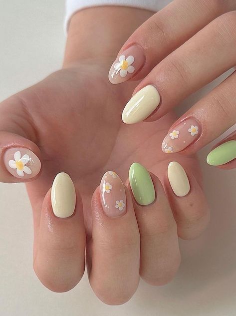 light green and yellow nails with flowers Non Acrylic Nail Ideas Short Summer, Nail Ideas For Short Nails French Tips, Nails Trending 2024, Cute Nail French Tip Designs, Traveling Nails Ideas, Spring And Summer Nails 2024, Classy Pastel Nails, Short Nail For Summer, Cute Summer Nails Ideas