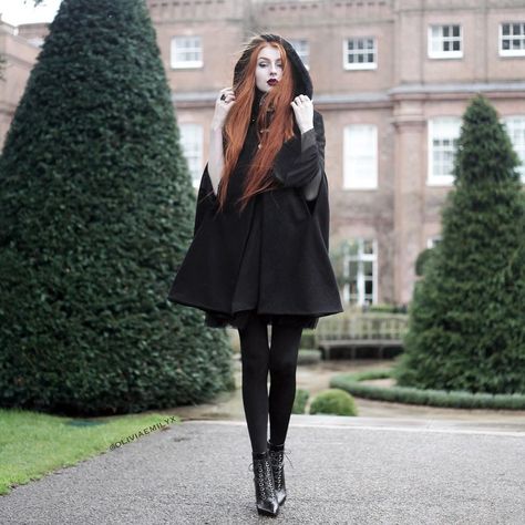 221.8k Followers, 397 Following, 1,062 Posts - See Instagram photos and videos from Olivia Emily 😸 (@oliviaemilyx) Dark Mori Fashion, Olivia Emily, Mori Fashion, Goth Look, Witch Fashion, Witchy Fashion, Witch Outfit, Hijab Chic, Gothic Outfits