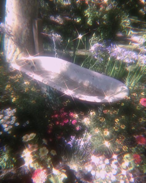Bonito, Nature, Dreamy Hazy Aesthetic, Flower Field Aesthetic Wallpaper, Ethereal Collage, Goddess Branding, Ethereal Aesthetic Wallpaper, Daydream Aesthetic, Playlist Vibes