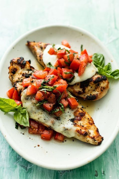 Bruschetta Grilled Chicken, Chicken Bruschetta Recipe, Grilled Chicken Recipes Easy, Healthy Grilled Chicken, Healthy Grilled, Easy Grilled Chicken, Healthy Chicken Recipes Easy, Bruschetta Chicken, Summer Recipes Dinner