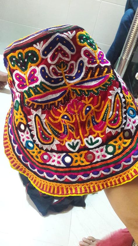 Navratri Chaniya Choli Blouse Pattern, Bavariya Work, Navratri Outfits, Kutchi Embroidery, Kutchi Work, Sleeveless Blouse Designs, Navratri Collection, Navratri Dress, Kutch Work Designs