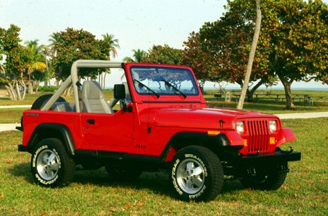 The Incredible History of the #Jeep Wrangler 1990 Jeep Wrangler, 1987 Jeep Wrangler, Jeep Wrangler Models, Small Luxury Cars, Goodyear Wrangler, Cj Jeep, Red Jeep, Mazda Mazda3, Jeep Brand