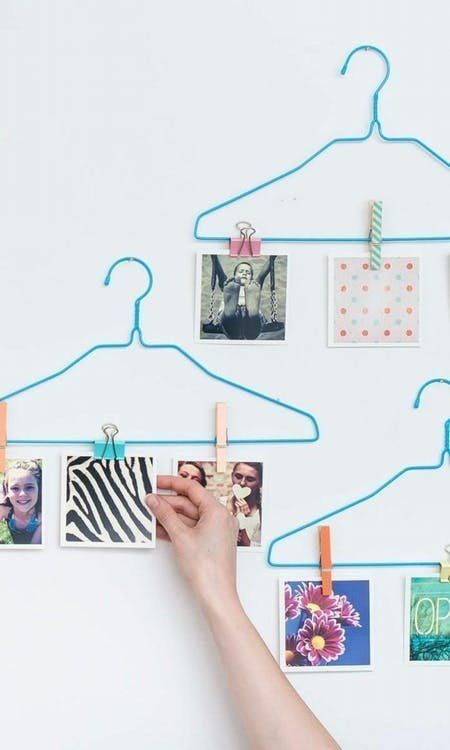 9 Weird Ways Clothes Hangers Can Solve Your Life's Problems. They aren't just for closets #clothehangers #diyhangersclothes #lifehacks #organizationhacks Hang Pictures, Exposition Photo, Diy Clothes Rack, Stay Creative, Hanger Diy, Dekor Diy, Room Decor Diy, Décor Diy, Square Print