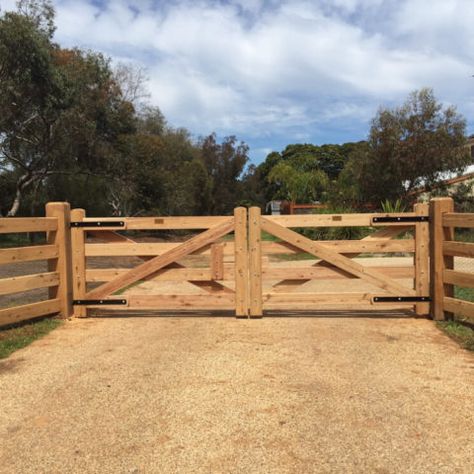 Farm Gates Entrance, Farm Gate Entrance, Farm Gates, Wood Fence Gates, Porch Front Door, Farm Entrance, Wooden Gates Driveway, Ranch Gates, Wood Fence Design