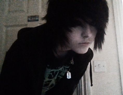 Evan Bloodlust Emo, Evan Bloodlust, Emo Scene Boys, Scene Guys, Estilo Emo, Scene Boys, Emo Aesthetic, Emo Boy, Highschool Aesthetic