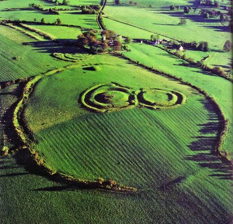 5 Incredible Sights in Ireland's Ancient East Stonehenge, Hill Of Tara, Ancient Ireland, Love Ireland, Irish History, Visit Ireland, Irish Heritage, Emerald Isle, Sacred Places