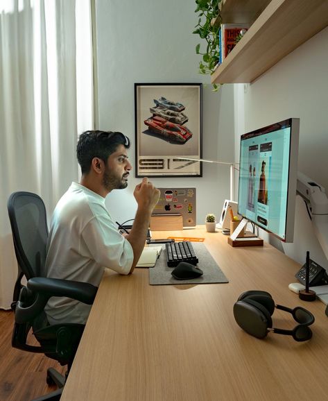 Minimal and Functional Workspace of a Creative Director Designer Desk Workspaces, Wfh Desk Setup, Creative Workspace Inspiration, Minimal Desk Setup, Wfh Desk, Minimal Desk, Apple Pro, Design Studio Workspace, Gaming Desk Setup