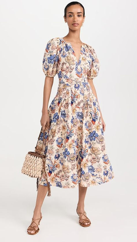 Ohh la la Carinaaa. Check out this new dress by Ulla Johnson sexy sleek quaint for lunch. 
 click here: https://amzn.to/3vr7FjC